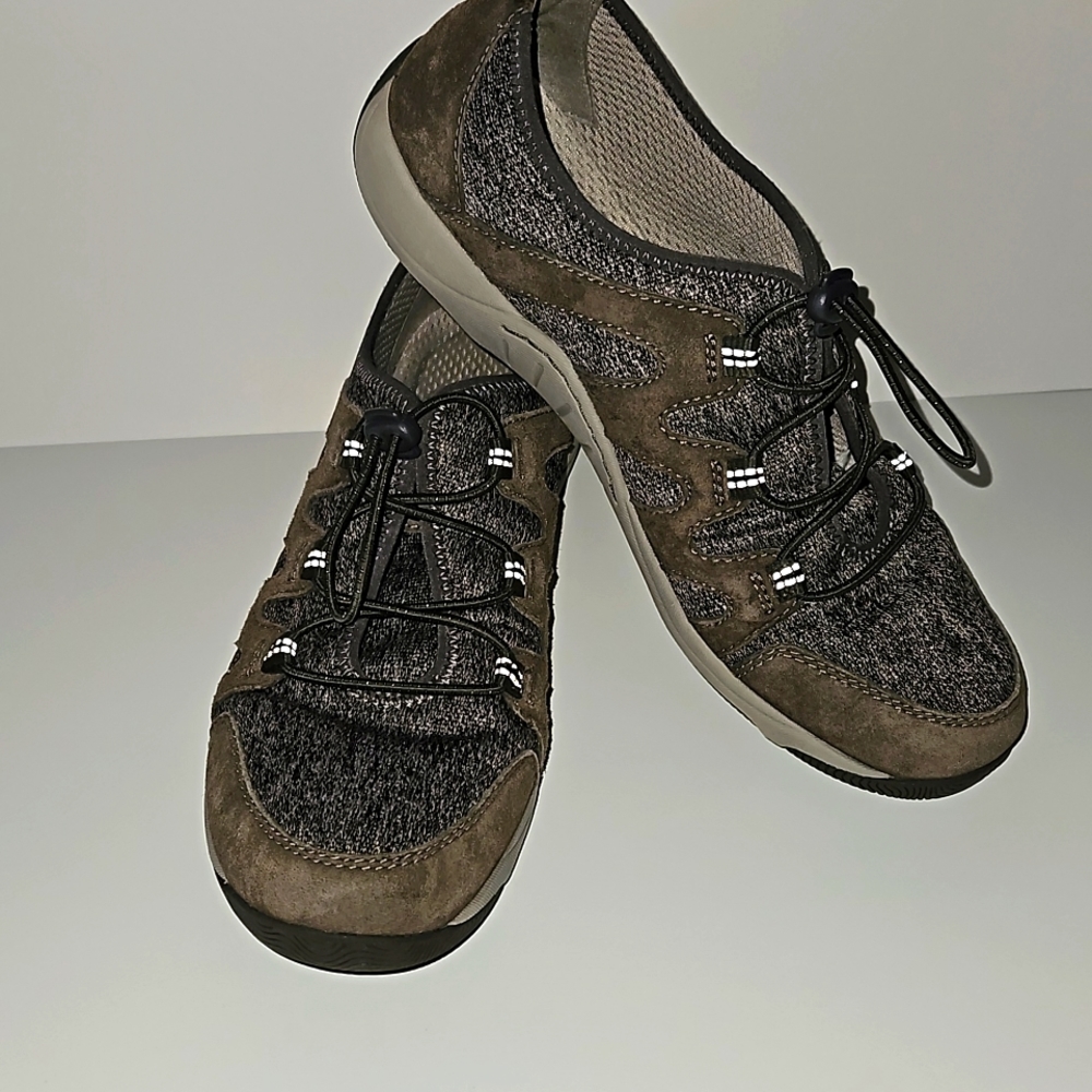 Danskin walking athletic shoes sz 9.5